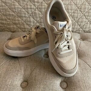 Kizik Women's Neutral Beige Lace-Up Sneakers